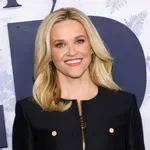 Erről az arckrémről áradozik Reese Whitherspoon – ez lenne a fiatalos megjelenése titka?