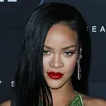Felforrósodott a levegő is: Rihanna legújabb sajátmárkás fehérneműiben pózolt