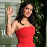 A 60 évesen is gyönyörű Salma Hayek 6 ikonikus szettje a vörös szőnyegről
