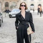 Mintha csak a kifutóra készültek volna: mutatjuk a Párizsi Divathét legjobb sztárszettjeit