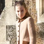 Elegáns és szerethető – Sarolta hercegnő szoknyáját akarja most minden kislány