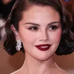 Így kell stílusosan megvilágítani a konyhaszigetet – Selena Gomez konyháját te is elfogadnád