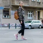 A sportcipő, ami túl szép ahhoz, hogy igaz legyen – mégis ez lesz a 2026-os tavasz titkos slágere