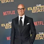 Nyitott polcokkal praktikusan? Stanley Tucci konyhai galériája