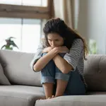 Miért olyan nehéz kilépni egy nárcisztikus kapcsolatból? A szakítás 8 érzelmi szakasza