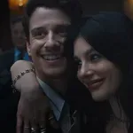 A Stranger Things alkotóinak új sorozata komoly figyelmeztetés lehet a jegyespároknak