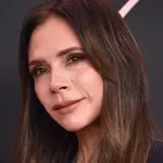 Victoria Beckham könyvespolca magasabbnak láttatja a szobát – pedig csak egy dolgot csináltak másképp