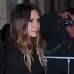 Victoria Beckham bebizonyította, hogy a fekete ruha nyáron is jó választás