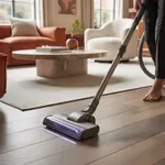 A legtöbben rosszul tisztítják a vinyl padlót – ezért lesz hamar matt és foltos