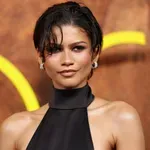 Zendaya ebben a hát nélküli szatén ruhában kápráztatott el mindenkit az Eufória premierjén