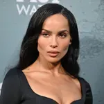 Zoë Kravitz eljegyzési gyűrűje lehet a következő nagy menyasszonyi trend, ettől olyan különleges