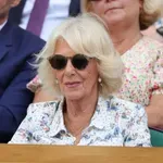 Kavbojke kraljice Camille, ki navdušujejo ženske nad 60 let