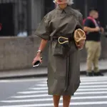 Ženske nad 50 let se jih izogibajo, pa se jim ne bi smele: 9 kosov oblačil, ki jih ne nosijo, čeprav izgledajo odlično