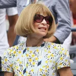 Anna Wintour že 30 let nosi te vsestranske čevlje, narejene posebej zanjo – le enkrat so doživeli "prenovo"