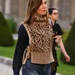 Najboljši pulover letošnje sezone: podal se bo k vsem vašim kombinacijam, nosili pa ga boste še vrsto let