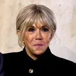 Popolna od glave do pet: modna kombinacija Brigitte Macron brez ene same napake