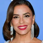 Iščete popolno obleko za najdaljšo noč v letu? V to smo se zaljubile na prvi pogled