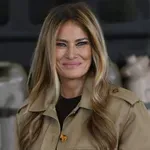 Kombinacija usnja in semiša, s katero je Melania Trump osupnila vse