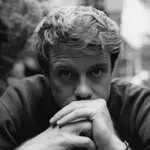 Jonathan Anderson že tretje leto zapored prejel nagrado Fashion Awards za oblikovalca leta