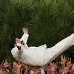 Bad Bunny za Super Bowl oblekel minimalističen videz iz Zare: to ni bilo naključje!