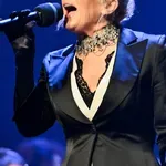 Znana slovenska pevka navdušila v 14 let stari obleki: "Po vseh letih mi je na srečo spet prav"