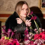 Pomladna modna muza: Rosie Huntington-Whiteley nas je navdihnila na tednu mode v Parizu