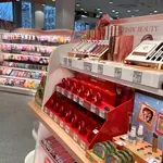 Revolucja v trgovinah dm! Na police prišel izdelek znane Slovenke, kakršnega še ni bilo