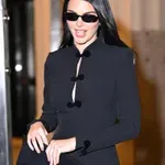Arhivska obleka iz leta 1993, ki jo je oblekla Kendall Jenner, navdušuje z detajlom, ki je spet v modi