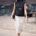 V Massimo Dutti smo našli popolno krilo za jesen, zaradi barve se z lahkoto vključi v vsako garderobo