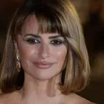 Vsi so se obračali za njo: Penelope Cruz blestela v zapeljivi kratki obleki
