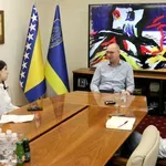 Gradonačelnik Lugavić razgovarao s učenicama Gimnazije „Meša Selimović“