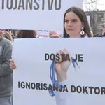 Protesti ljekara se nastavljaju i sutra – borba za dostojanstvo profesije (VIDEO)