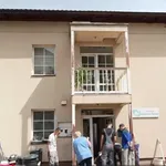 Učenici iz Holandije i Tuzle pomažu u obnovi prostorija Udruženja „Snaga žene“ (VIDEO)