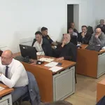 Slučaj trgovine ljudima u Tuzli: Optuženima prijeti preko 10 godina zatvora (VIDEO)