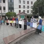 Mirno okupljanje u Tuzli: Glas majki Srebrenice i dalje odjekuje (VIDEO)