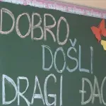 Prvo školsko zvono u KŠC-u „Sv. Franjo“: Uzbuđenje, osmijesi i novi počeci za tuzlanske prvačiće (VIDEO)