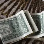 Dolar ojačao prema košarici valuta gotovo jedan posto