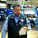 Wall Street porastao na početku tjedna, povukli ga rudarski i energetski sektor