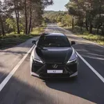 Električni Lexus RZ sada može oponašati vožnju s ručnim mjenjačem