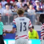 “Prešao je crvenu liniju”: FIFA na udaru kritika zbog poništenja Balogunova crvenog kartona nakon navodnog Trumpova poziva