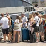 Morske luke s nešto manje putnika i brodova, ali s više robe