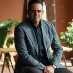 Od Beograda preko Pariza i Milana do regionalnog vrha: Kako je Stefan Dimitrijević gradio karijeru u L’Oréalu
