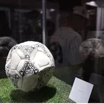 Maradonina lopta iz čuvenog gola rukom prodata za 3,3 miliona dolara
