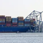 Više od 20 članova posade i dalje zarobljeno na brodu koji je srušio most u Baltimoru