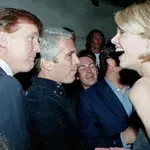 Objavljene nove fotografije sa Epstinovog imanja na kojima su Tramp, Benon, Bil Klinton…