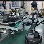 Kineski CATL predstavio robota koji radi za trojicu