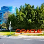 Orakl ulaže nove milijarde u klaud, investitore brine dug