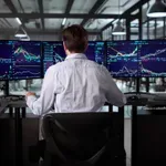 Akcije porasle dok su cijene nafte pale, očekuje se niz sastanaka centralnih banaka