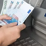 Ali na bankomatu poznate "pravilo 10 evrov"? Zlata vreden nasvet, ki vam lahko prihrani resne težave