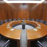 Zakon o psihoterapiji s popravki zdaj sprejet brez glasu proti: "Področje je po 20 letih potrebno urediti"